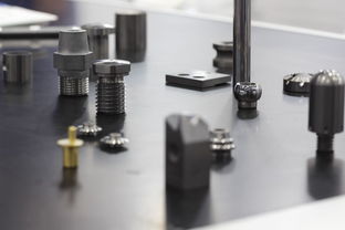 計(jì)算機(jī)產(chǎn)品設(shè)計(jì)與計(jì)算機(jī)網(wǎng)絡(luò)工程施工 數(shù)字化時(shí)代的雙重引擎